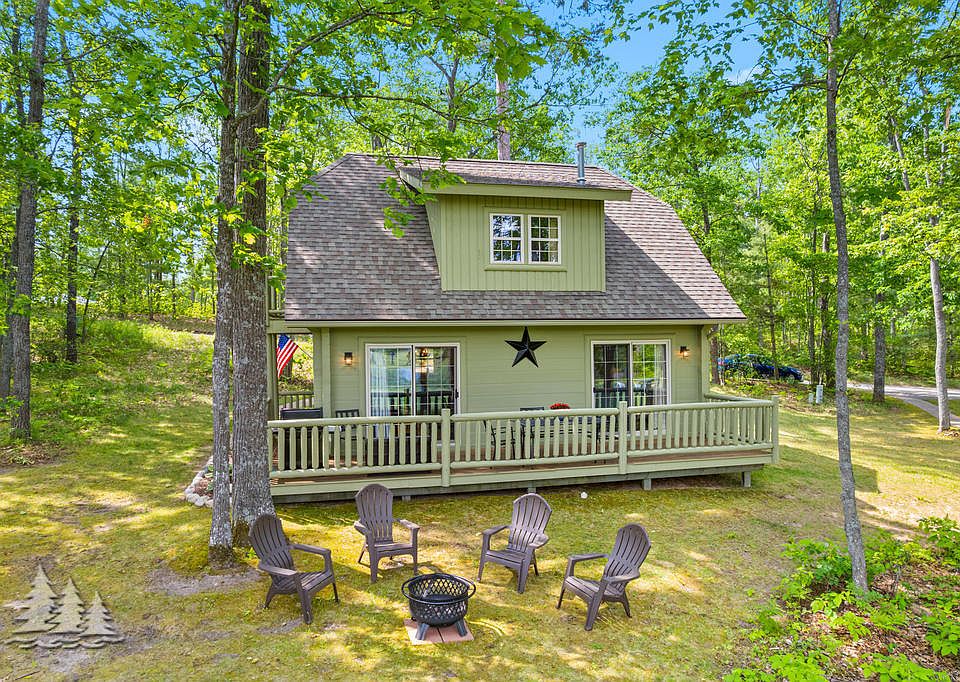 1st image of 824 Golf Cottage Dr