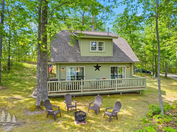 824 Golf Cottage Dr, Lewiston, MI 49756