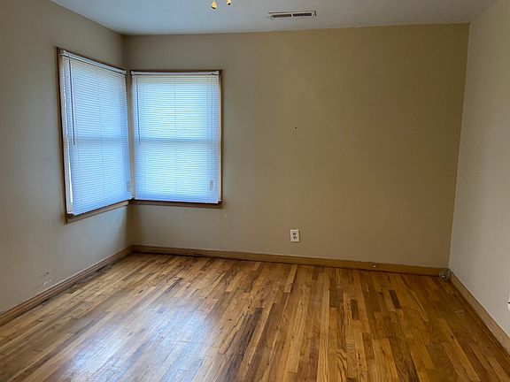 5th image of 906 W 17th St