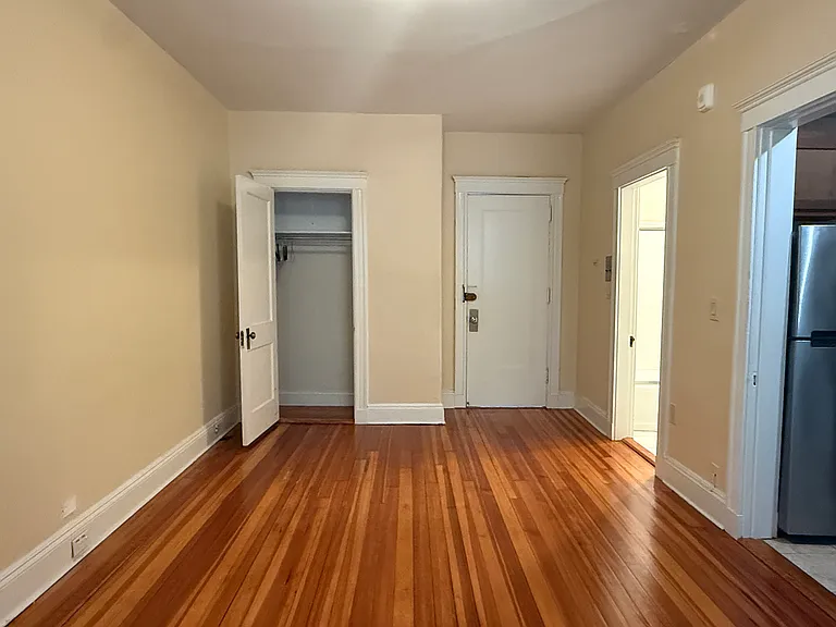 179 Winthrop Rd #8 — Photo 3