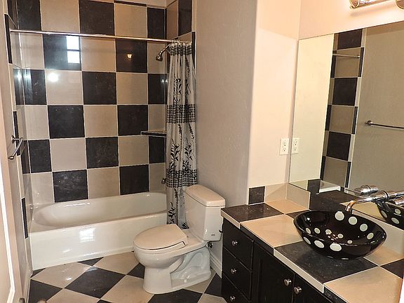 5th image of 1827 E Crimson Oak Dr