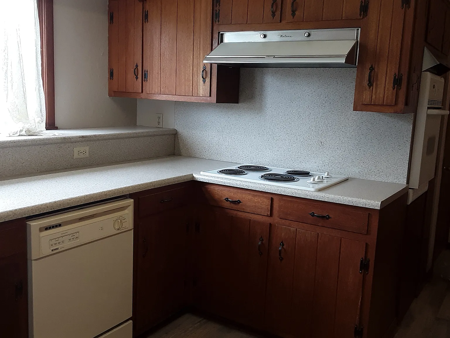 2 bed, 1.5 bath, 1511 sqft, $1,600 — Photo 3