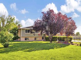 105 Rosalyn Ct, Meridian, ID 83642