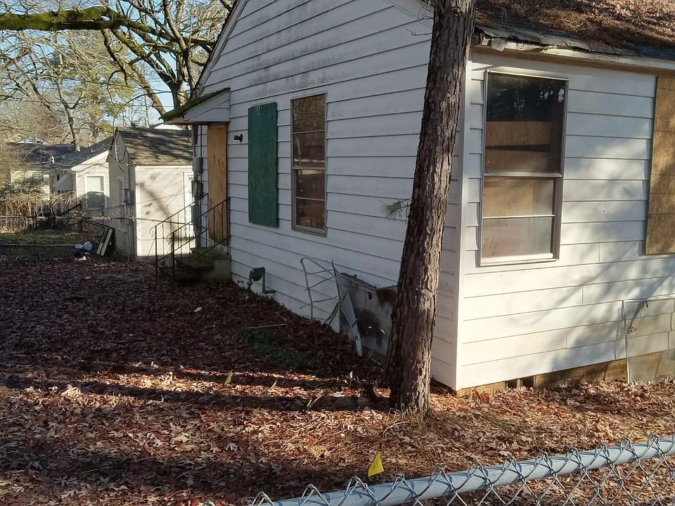 2nd image of 2310 S Harrison St