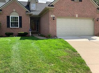 517 Snowfall Ct, Howell, MI 48843