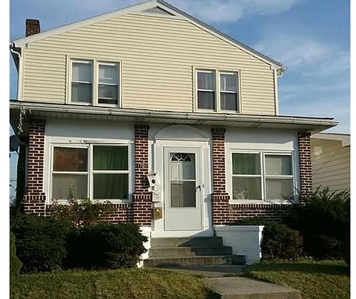 1701 E Greenleaf St Photo 1