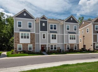 2009 Laycock Ln #101, Suffolk, VA 23435