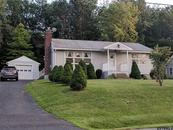 2nd image of 9 Mountainview St