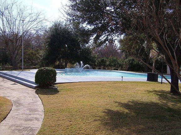3rd image of 343 Valley Park Dr