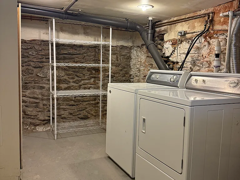408 S Alder St — Photo 11