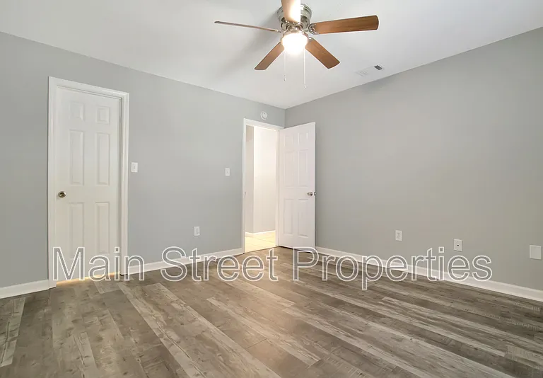 3346 Greenbriar Cir #D — Photo 9