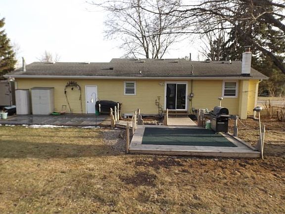 Spacious back yard w/ mature trees