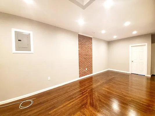 Rented by Bruma Realty LLC | media 4