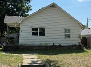 725 W 3rd St, Pittsburg, KS 66762