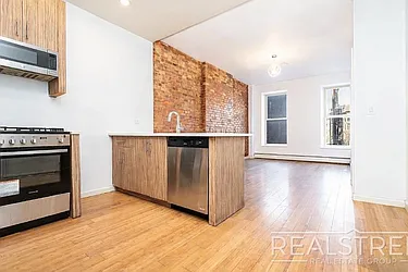 133-01 Sanford Avenue, #4A