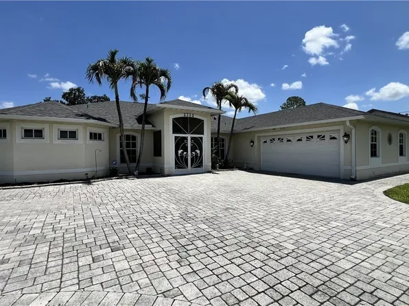 2712 5th St W, Lehigh Acres, FL 33971
