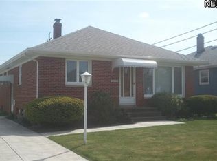 12212 Thraves Rd, Garfield Heights, OH 44125