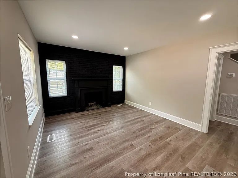 122 Kensington Cir — Photo 3
