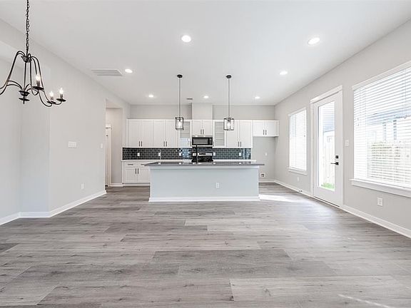 5th image of 8402 Berry Green Ln
