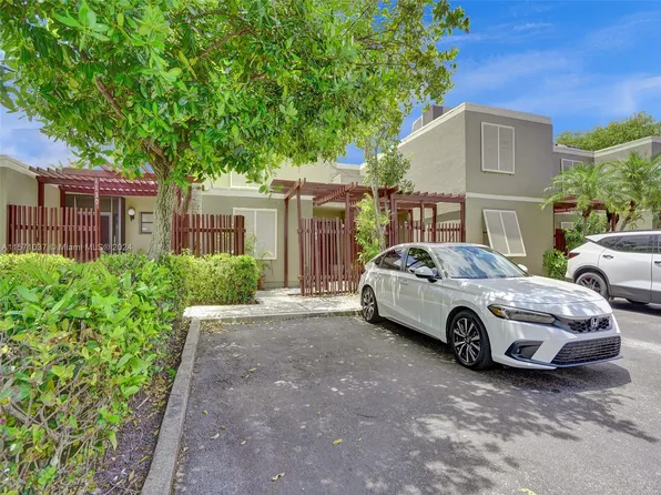 1140 Windward Dr #1140, Hollywood, FL 33026