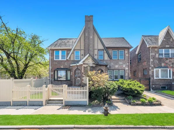 164-26 Grand Central Parkway, Jamaica, NY 11432