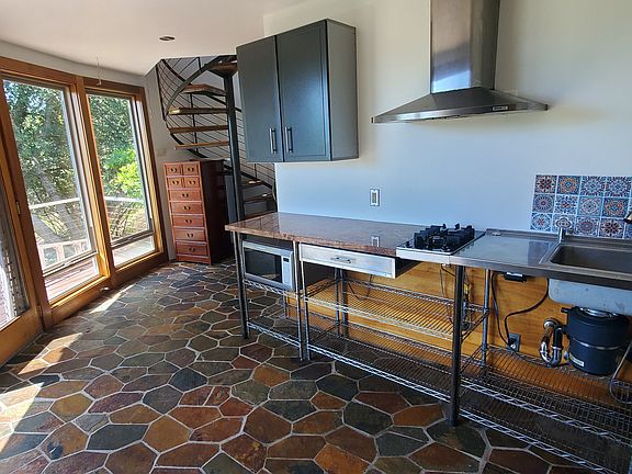 5th image of 406 Doulton Ct #1/2