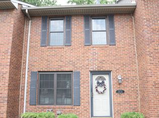 211 Berry Ave #B, Versailles, KY 40383