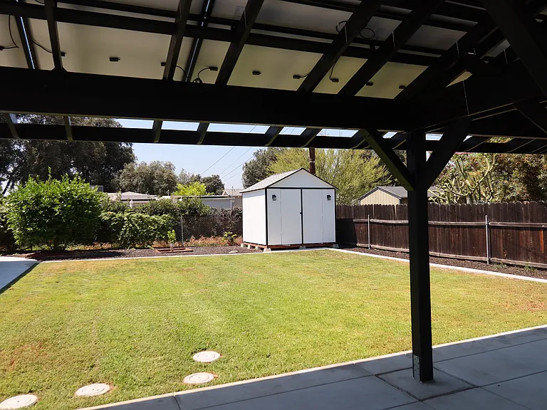1322 Campus Ave — Photo 25
