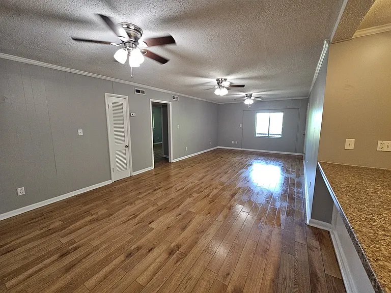 1801 Sunset Ter #C — Photo 4