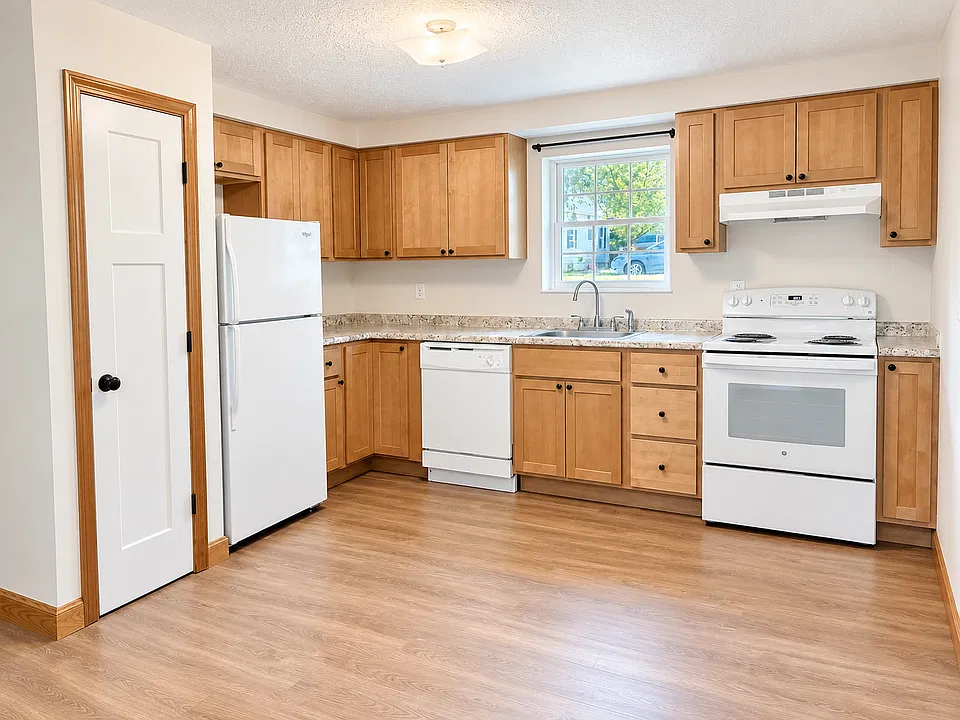 104 Maple St #4