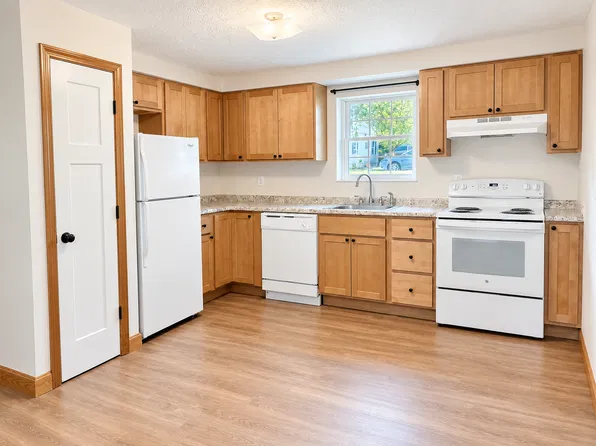 104 Maple St #4, Rochester, NH 03867