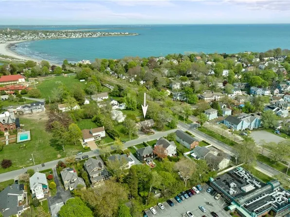 40 Red Cross Ave, Newport, RI 02840