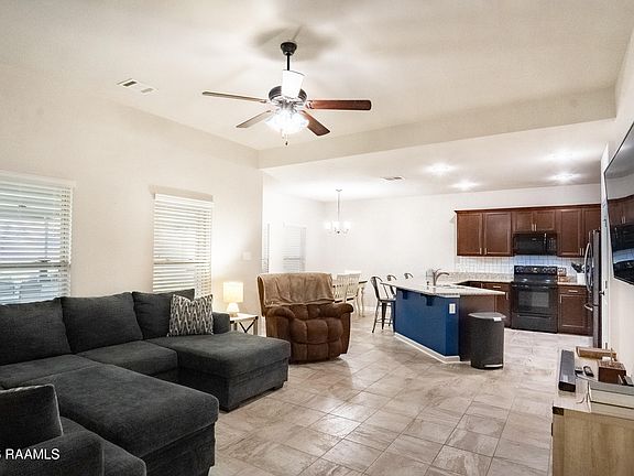 4th image of 114 Saint Kenan St
