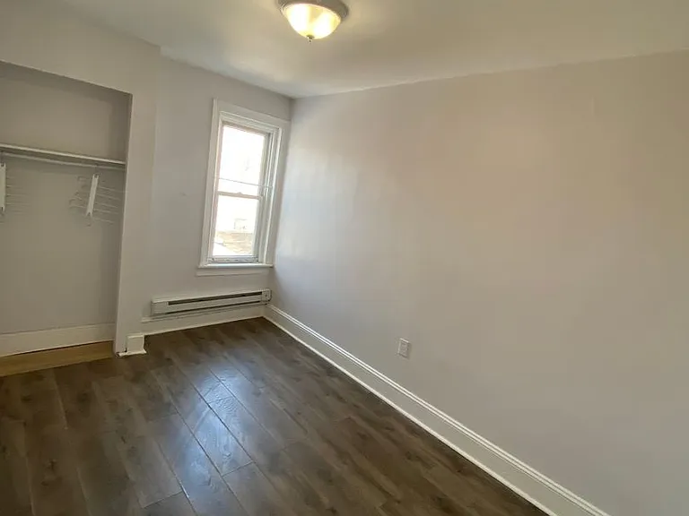 1725 Monument St — Photo 25