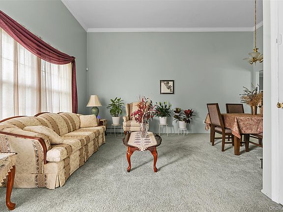 5th image of 15 Timber Ridge Drive