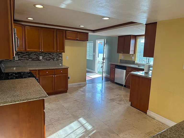 4980 Dassco Ct — Photo 16