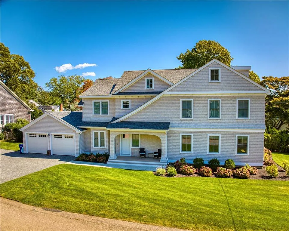 4 bed, 3.0 bath, 3900 sqft, $9,500 — Photo 1