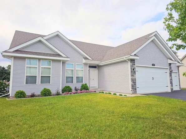 4530 Edenberry Ln, Rockton, IL 61072