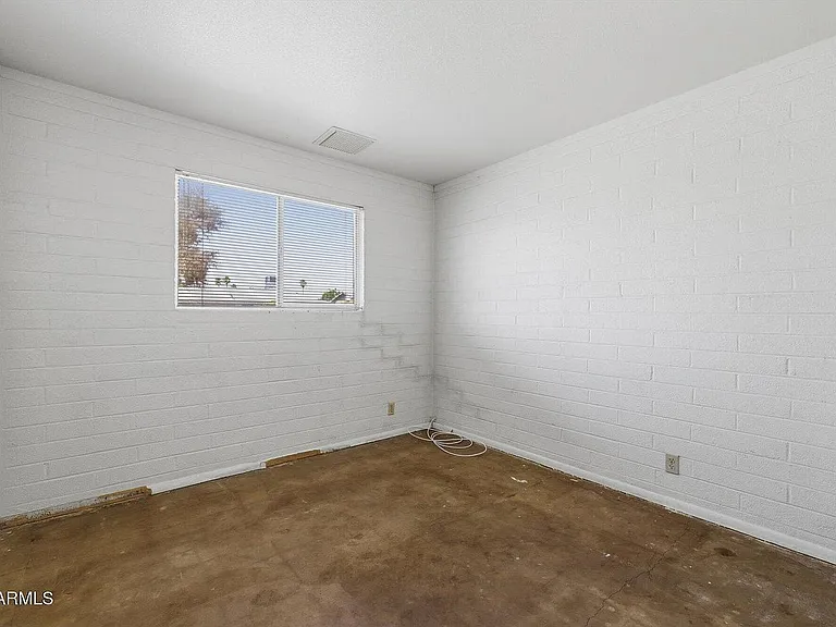 713 S Sycamore — Photo 4
