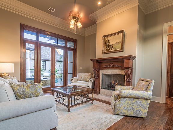 5th image of 200 Ravenswood Ln