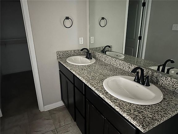 3rd image of 4809 Ames Blvd