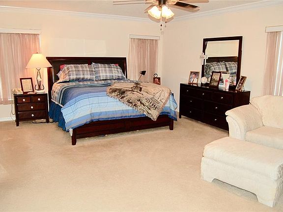 2nd image of 5143 Cape Hatteras Dr