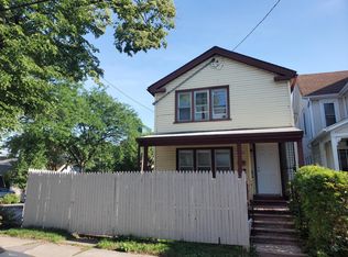 1006 E Land Pl #A, Milwaukee, WI 53202