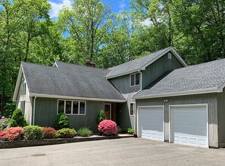 31 Old New England Rd, Branford, CT 06405