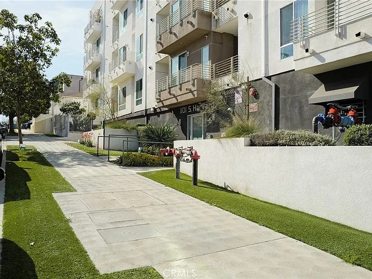 1101 S Harvard Blvd #506 — Photo 40
