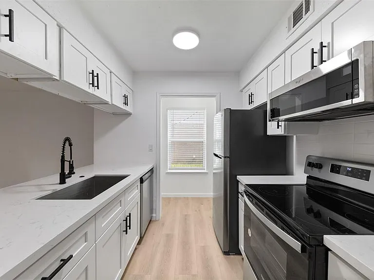 815 Lyle West Ave #C — Photo 3