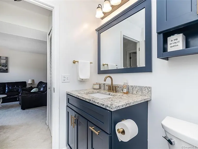 Twin Circle Dr — Photo 15