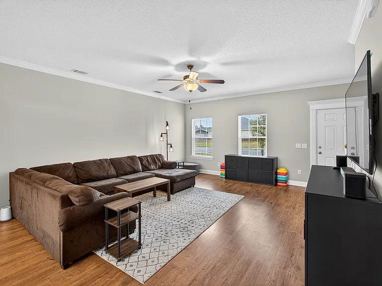 245 Alcott Cir — Photo 5