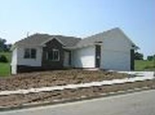 529 S 17th St, Fort Calhoun, NE 68023