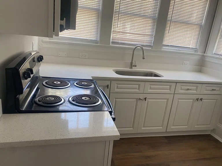 2116 Dellwood Ave — Photo 8